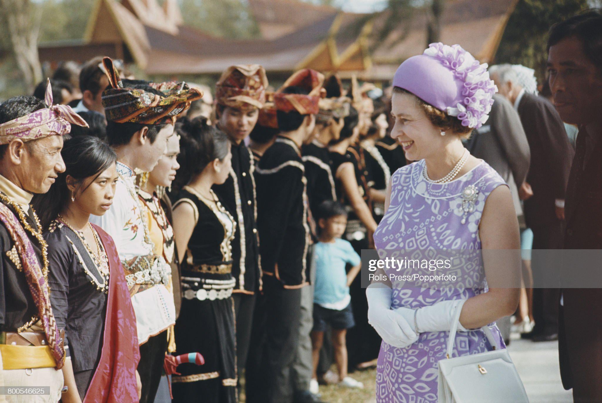 queen elizabeth visit malaysia 1972